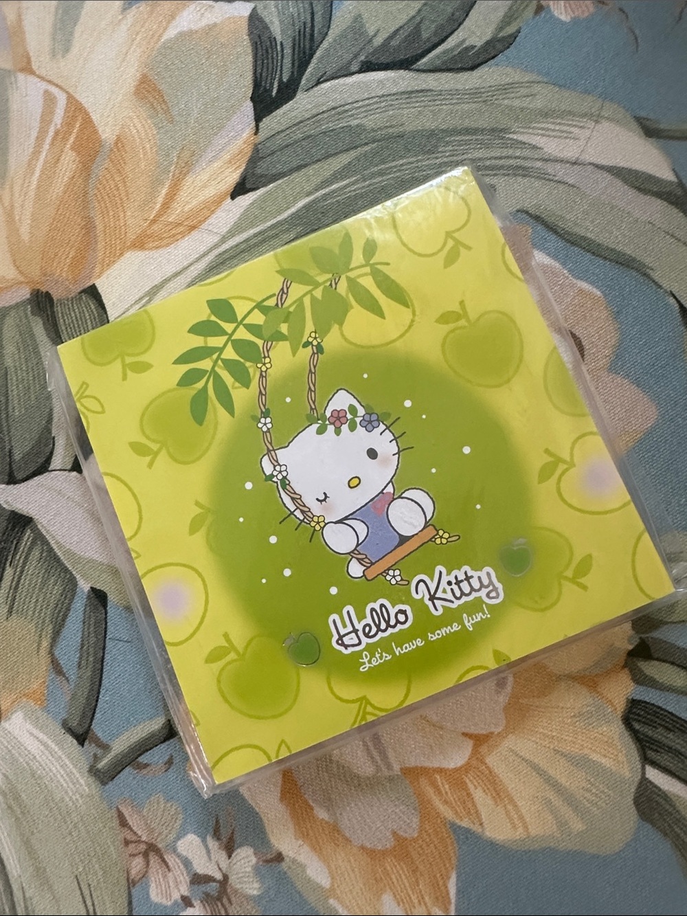 Hello Kitty Green Apple Swing Wall Decor